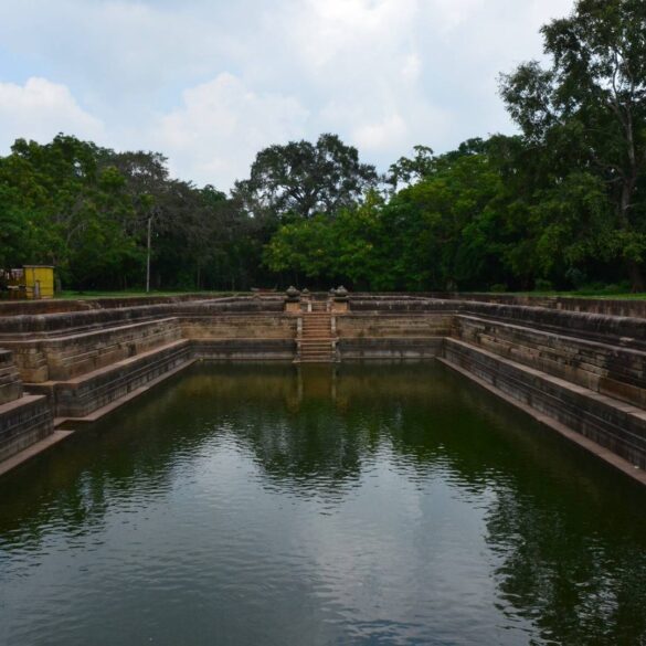 anuradhapura-ancient-city-pool-sri-lanka-mysrilankatravel