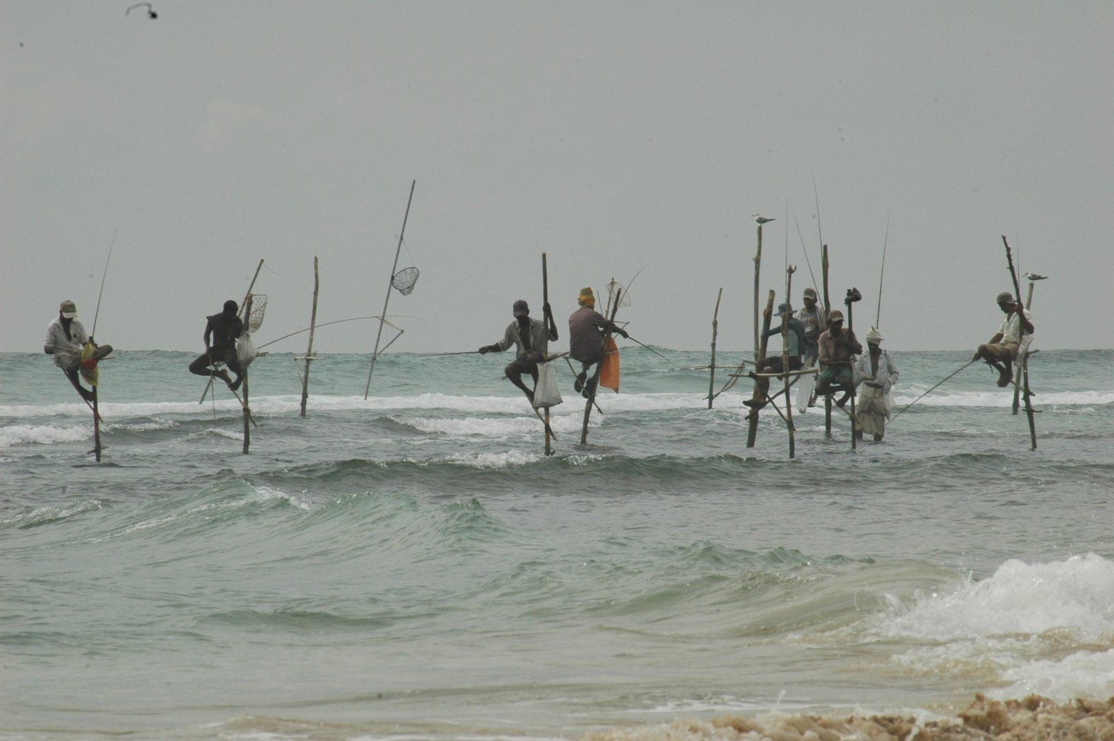 galle-stick-fishing-fishermen-sri-lanka-mysrilankatravel